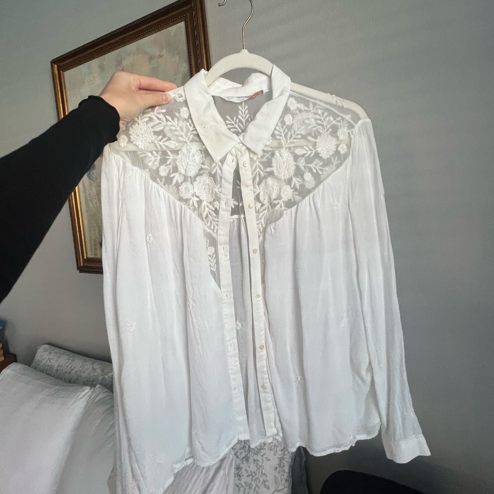 Zara button down lace top